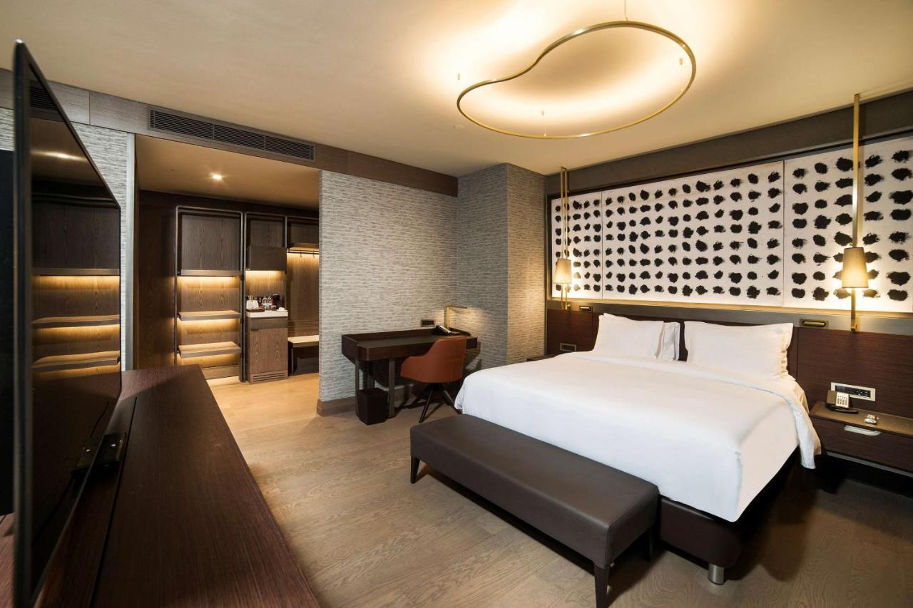 Radisson Collection Hotel, Vadistanbul Exterior photo A bedroom at the hotel