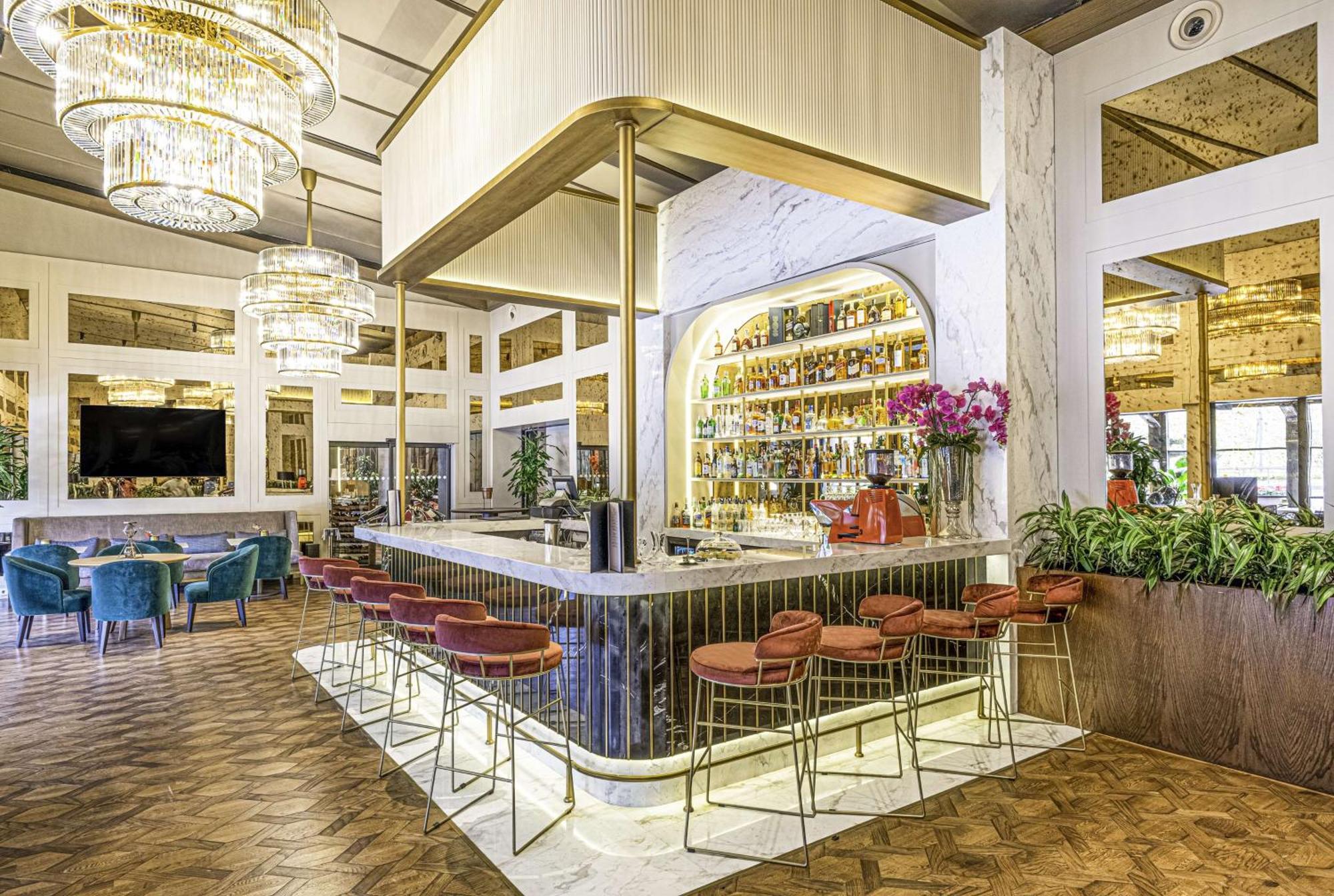 Radisson Collection Hotel, Vadistanbul Exterior photo The bar at the restaurant