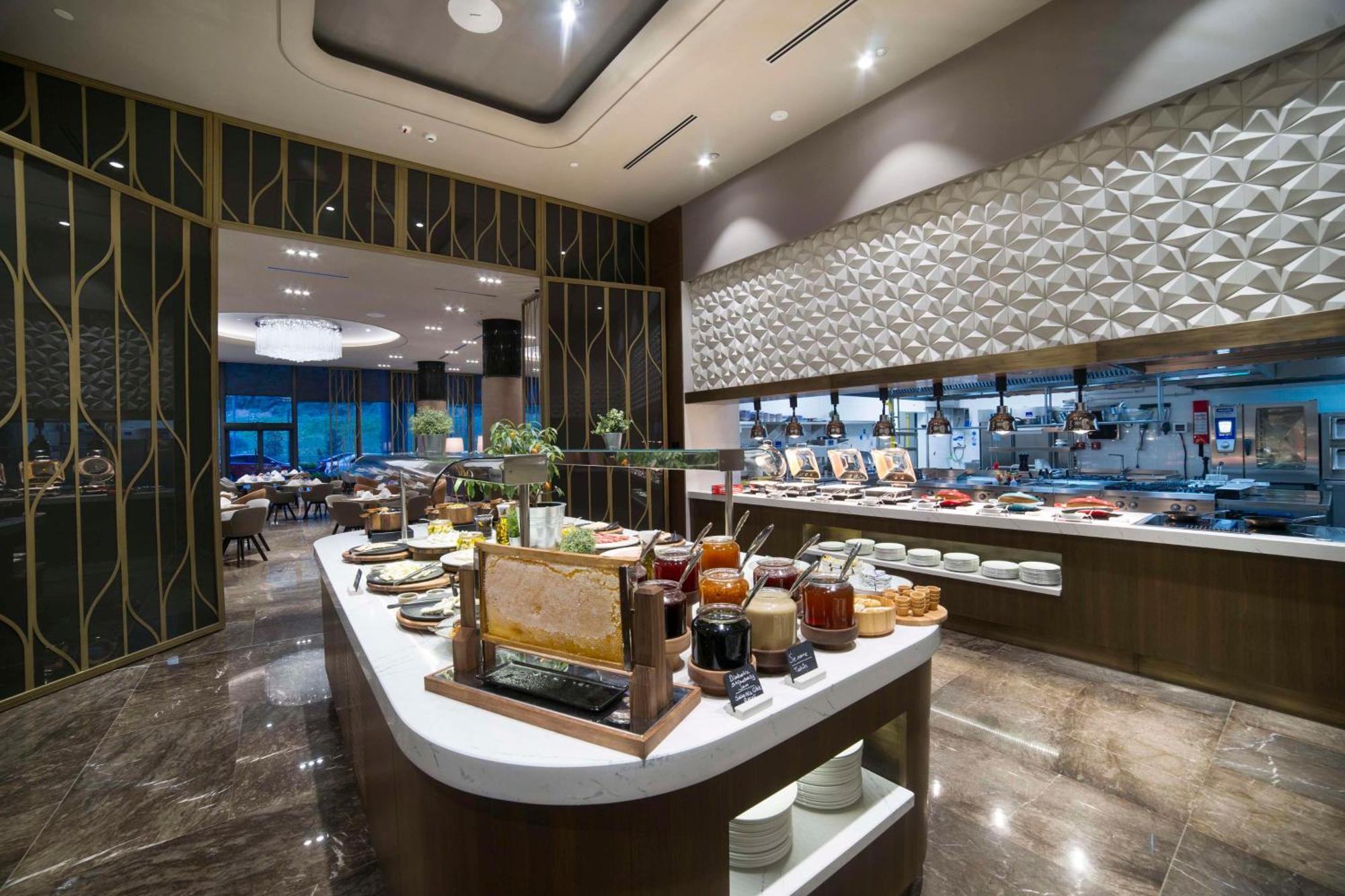Radisson Collection Hotel, Vadistanbul Exterior photo The buffet at the lounge